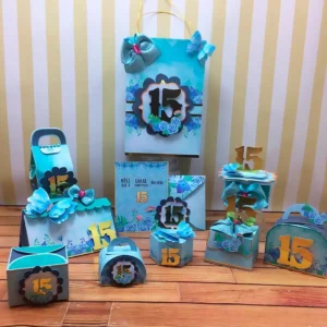 Imagem de decoração para festa de 15 Anos com Flores Azul. Arquivo de Corte Studio essencial para criar topo de bolo e topper. Ideal para temas de aniversário de debutantes.