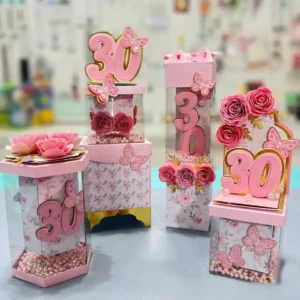 Imagem de decoração para festa de 30 Anos com Temas Floral Rosa. Arquivo de Corte digital essencial para criar topo de bolo e topper. Ideal para aniversário adulto.