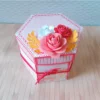 Caixa Explosão Floral em Arquivo de Corte digital. Ideal para criar topo de bolo e topper internos. Perfeita para decoração de festas de aniversário com temas elegantes.