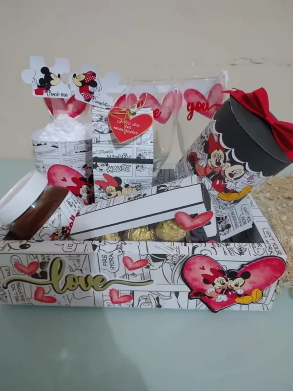 Caixa Mickey e Minnie para Dia dos Namorados em Arquivo de Corte Studio. Ideal para decoração de festas românticas, aniversário de namoro e mimos.