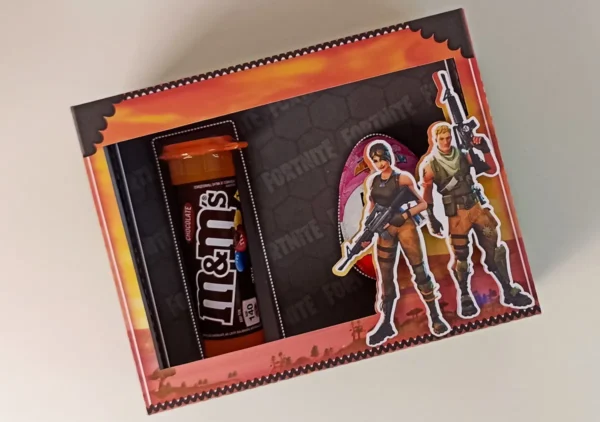 Kit Caixa Kinder Ovo Fortnite (Studio e PDF). Arquivo de Corte essencial para decoração e lembrancinhas de festas de aniversário com este tema. Use com topper ou topo de bolo.