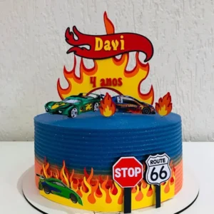 Imagem de Decoração Topo de Bolo Hot Wheels. Arquivo de Corte Studio essencial para festas de aniversário com este tema de corrida. Pode ser usado como topper.