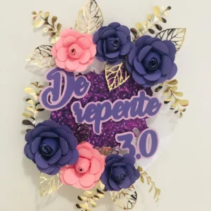 Imagem de Topo de Bolo Feminino Floral. Arquivo de Corte Silhouette Studio ideal para decoração e topper de festas de aniversário com temas adultos ou elegantes.