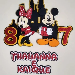 Topo de Bolo Mickey e Minnie em Arquivo de Corte Studio. Ideal para decoração de festas de aniversário com o tema clássico da Disney. Inclui topper de bolo.