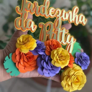 Imagem de Topper de Bolo Floral pronto para imprimir. Arquivo de Corte Silhouette Studio ideal para decoração e topo de bolo de festas de aniversário com temas delicados.