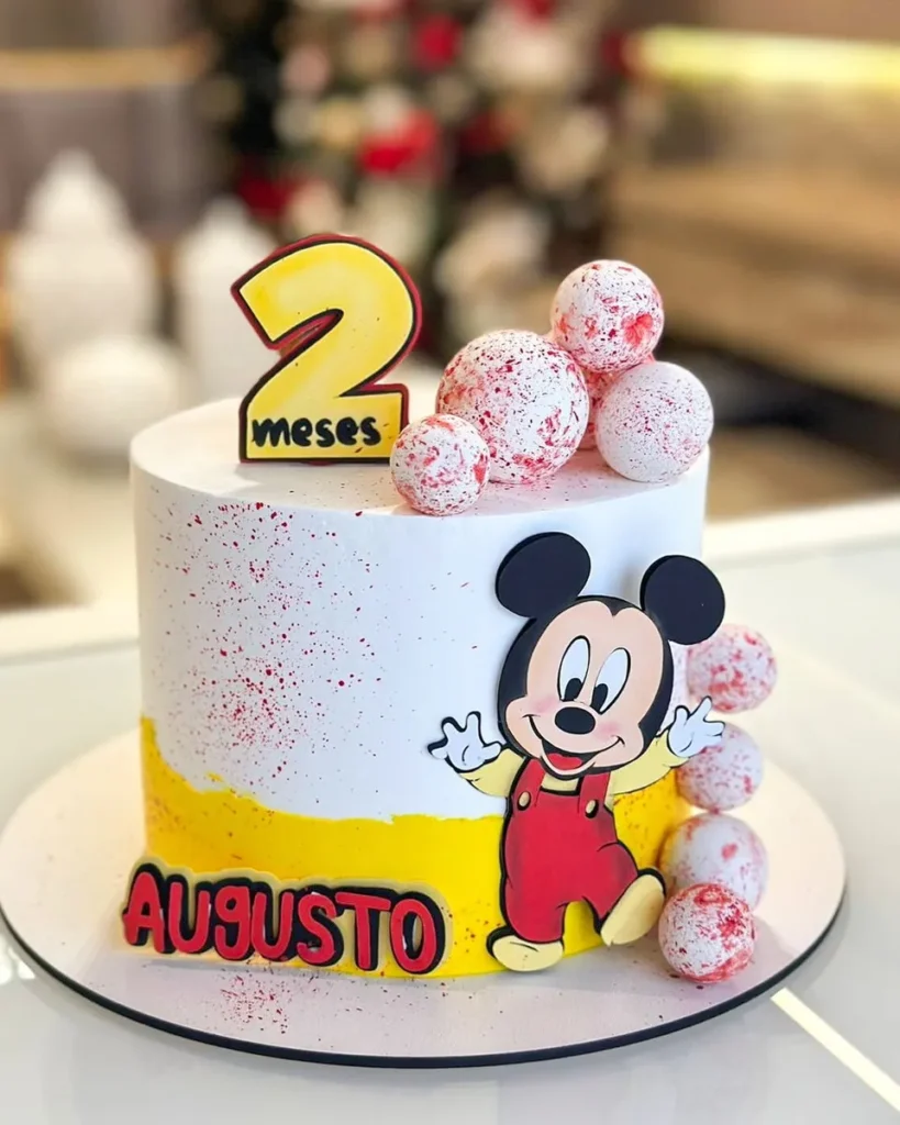 Topper de Bolo Mickey Mouse em Arquivo de Corte Studio. Ideal para decoração de festas e aniversário com o tema clássico Disney. Serve como topo de bolo.