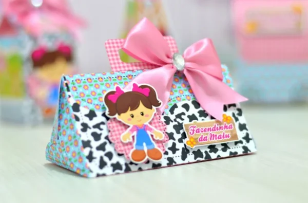 Arquivo de corte para decoração de festa Fazendinha Aquarela Rosa, incluindo topper de bolo e centro de mesa em formato Studio.