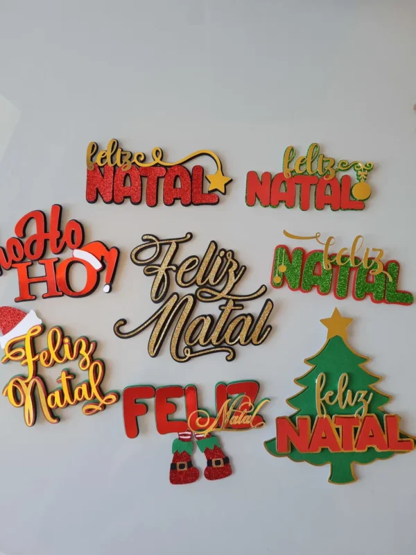 Arquivo digital tema Feliz Natal no formato Studio para topo de bolo e decoração de festa natalina para imprimir e recortar.