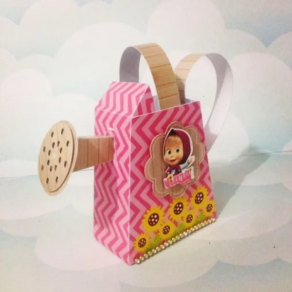 Arquivo para topo de bolo e itens de aniversário tema Masha e o Urso no formato Studio, pronto para recortar na Silhouette Cameo ou Portrait.