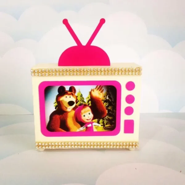 Arquivo de corte digital tema Masha e o Urso para aniversário no formato Studio para máquinas Silhouette, ideal para decoração de festas infantis e personalizados.