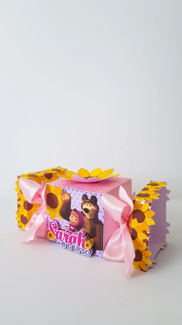 Arquivo para topo de bolo e itens de aniversário simples Masha e o Urso nos formatos Studio e PDF, pronto para imprimir e recortar na Silhouette.
