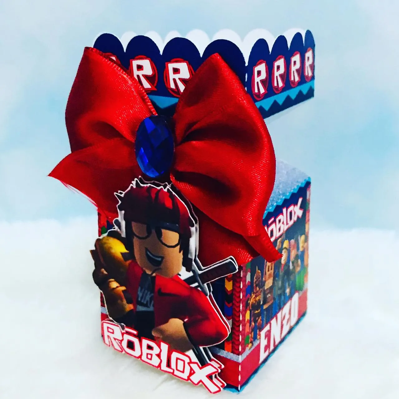 Arquivo de corte digital para enfeite de mesa tema Roblox nos formatos Studio e PDF para Silhouette, tesoura e personalizados de festa.