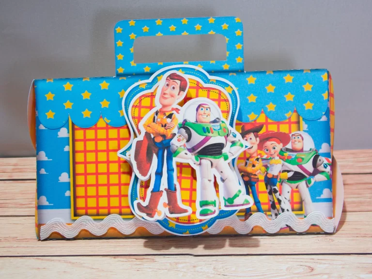 Arquivo de painel digital para topper gigante e decoração de fundo tema Toy Story nos formatos Studio e PDF para Silhouette.
