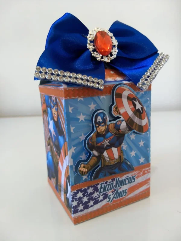 Arquivo do Capitão América para recortar nos formatos PDF e Studio ideal para centros de mesa e decorações de festas heroicas.