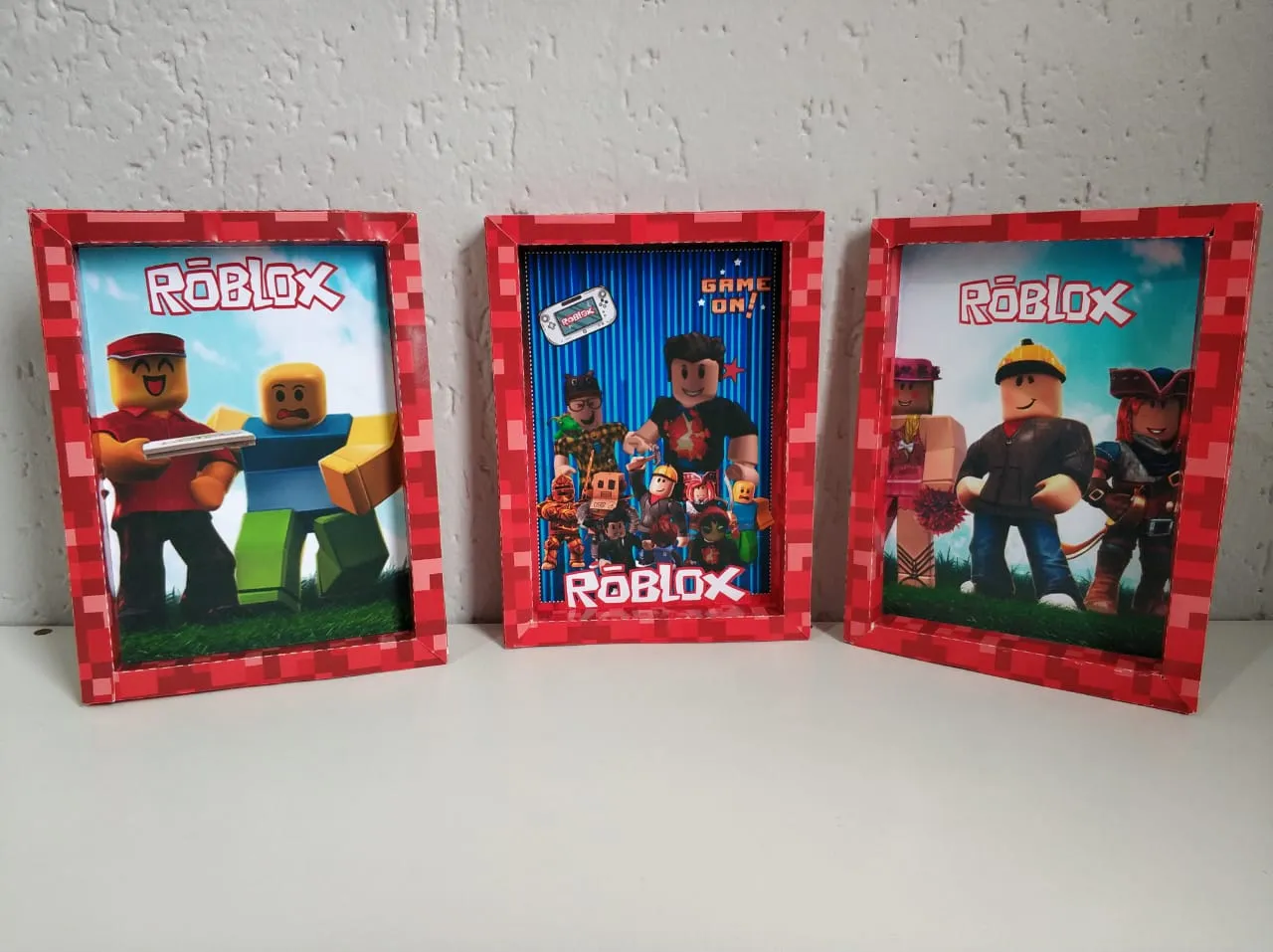 Arquivo de corte digital para topper de bolo e itens de decoração simples tema Roblox nos formatos Studio e PDF para Silhouette e tesoura.