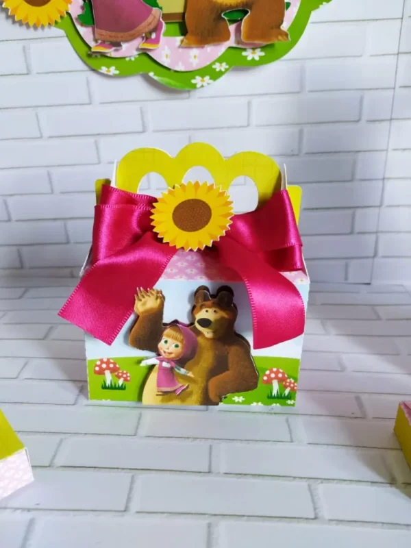 Arquivo para enfeites de mesa e personalizados Masha e o Urso nos formatos Studio, PNG e PDF, pronto para imprimir e recortar na Silhouette ou tesoura.