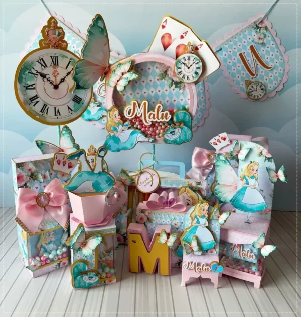 Arquivo de corte digital tema Alice no País das Maravilhas nos formatos Studio, PNG e PDF para máquinas Silhouette ou tesoura, ideal para personalizados de luxo.