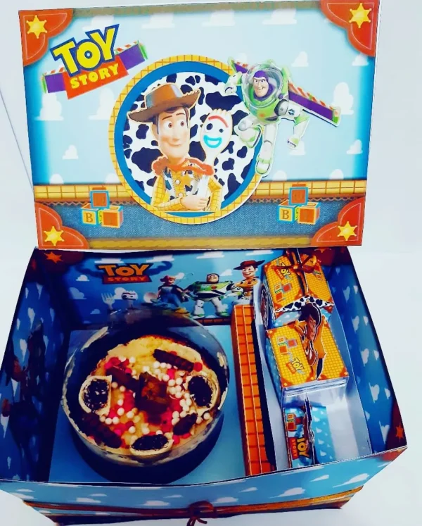 Arquivo de Toy Story para recortar nos formatos PDF e Studio ideal para kits de festa na caixa e mimos personalizados.