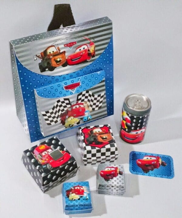 Arquivo de corte digital tema Carros Disney em tons de azul para festa na escola nos formatos Studio e PDF para máquinas Silhouette ou tesoura, ideal para personalizados.
