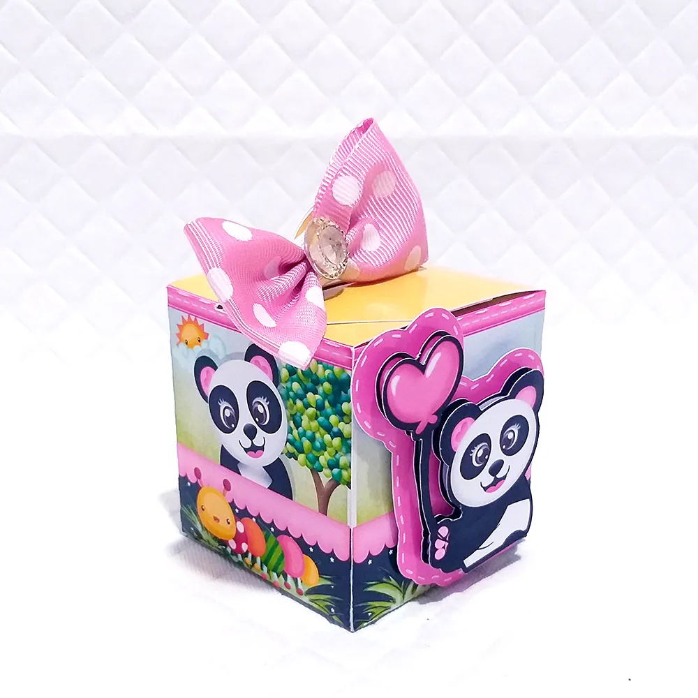 Topper de bolo tema Pandinha Rosa em arquivo digital pronto para imprimir e cortar.