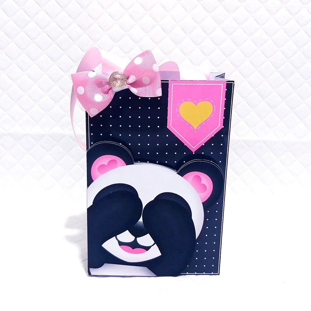 Personalizados de aniversário tema Pandinha Rosa em arquivo digital Studio e PDF.