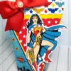 Elementos de corte para aniversário simples da Mulher Maravilha em Studio.