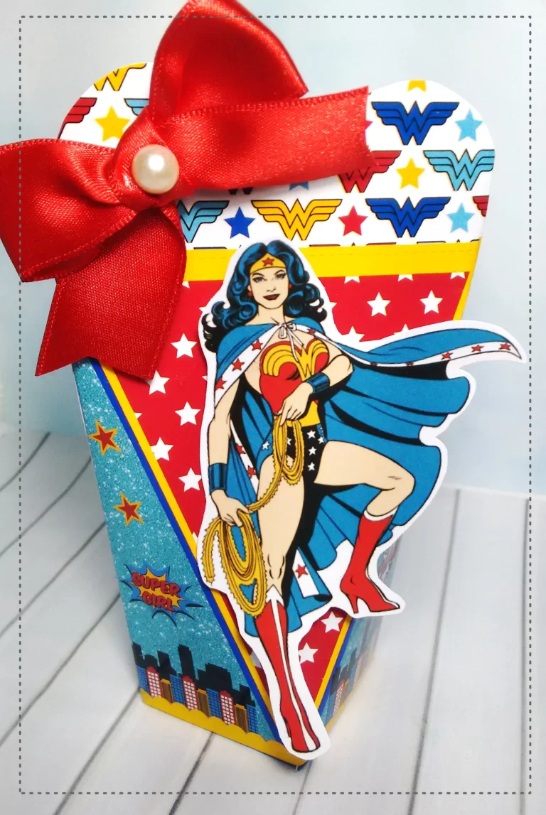 Elementos de corte para aniversário simples da Mulher Maravilha em Studio.