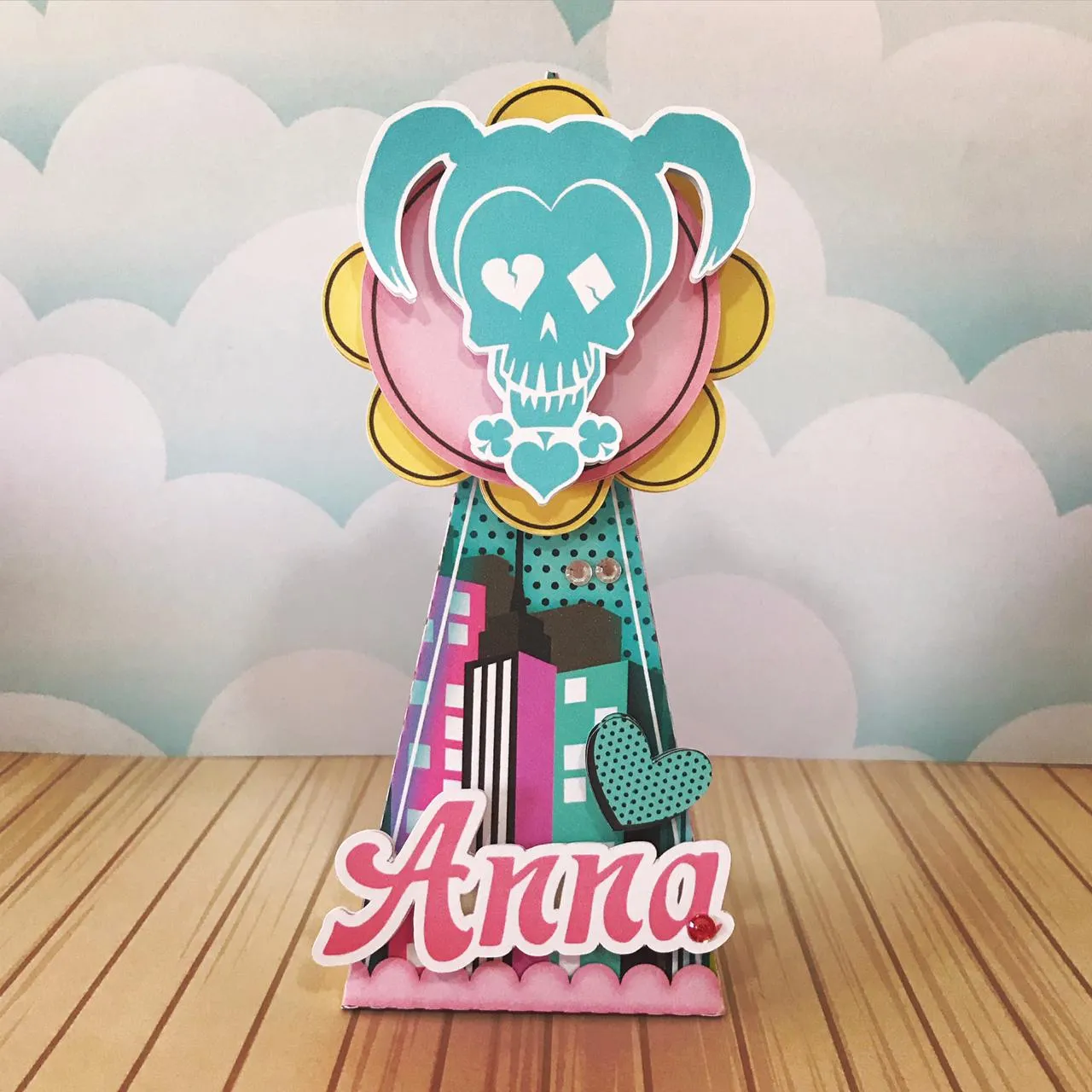Topper de bolo e elementos de decoração tema Coringa e Arlequina pronto para imprimir e recortar.