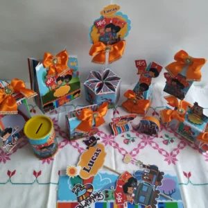 Arquivo digital tema 3 Palavrinhas para topo de bolo e decoração de festa em Studio e PDF.