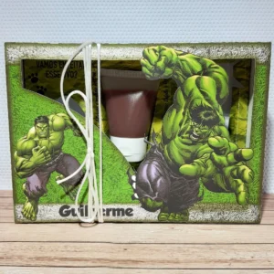 Arquivo digital para kit mini confeiteiro no tema Hulk em formatos Studio e PDF.