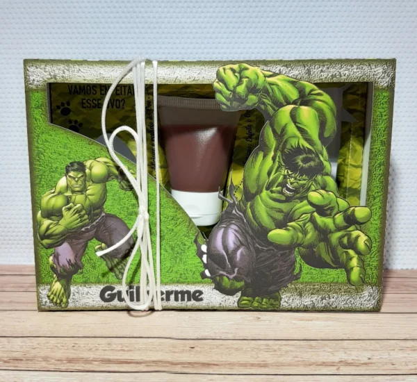 Arquivo digital para kit mini confeiteiro no tema Hulk em formatos Studio e PDF.