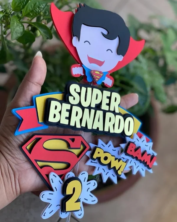 Arquivo de corte para topo de bolo no tema Super Homem em formato Silhouette Studio.