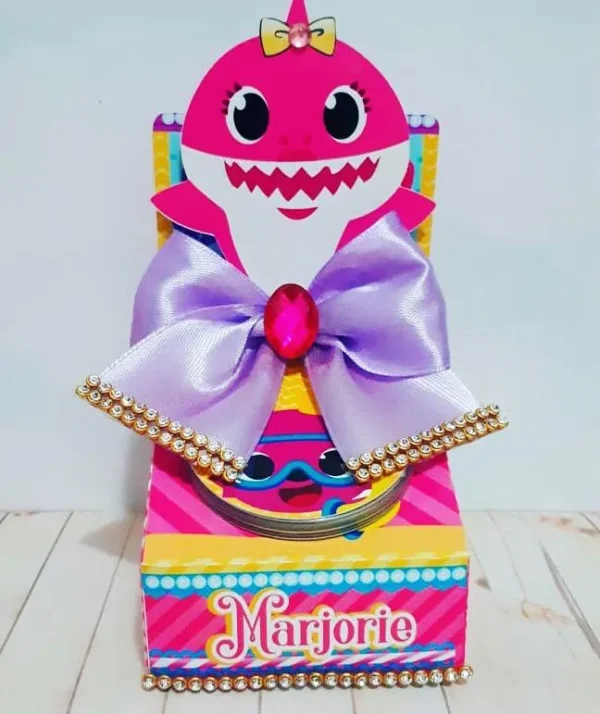 Arquivo de corte para topper de bolo tema Baby Shark pronto para imprimir e recortar.