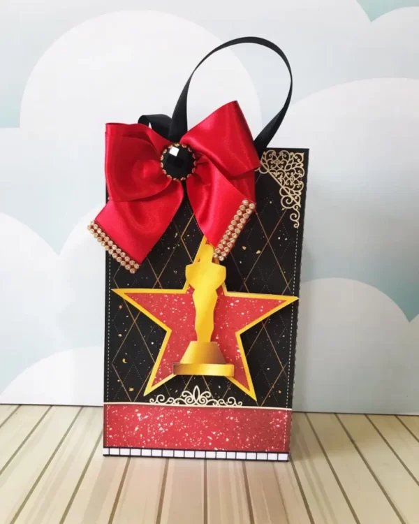 Topper de bolo tema cinema em arquivo digital pronto para imprimir e cortar em PDF e Studio.