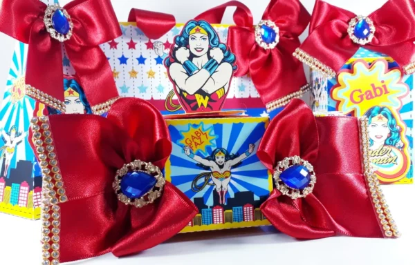 Personalizados de festa Mulher Maravilha em arquivo digital Studio e PDF.