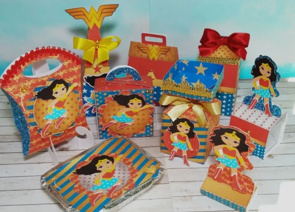 Arquivo digital para arrumação de festa no tema Mulher Maravilha em formatos Studio e PDF.