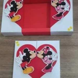 Arquivo de corte digital para caixa deslizante tema Dia dos Namorados no formato Studio para máquinas Silhouette, com visor e gaveta em alta resolução.