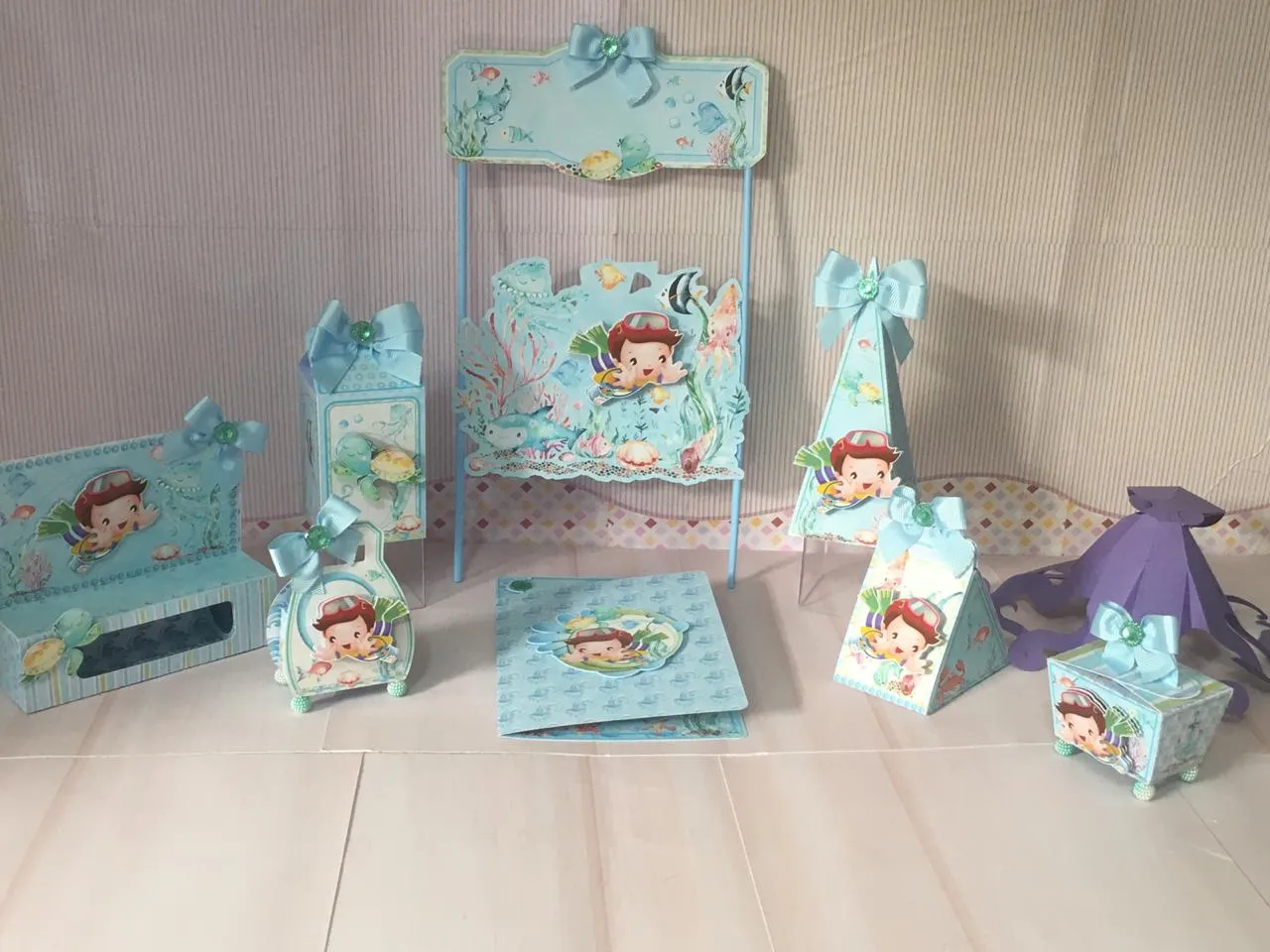 Centro de mesa tema fundo do mar menino para decoração de festa de aniversário em arquivo digital.