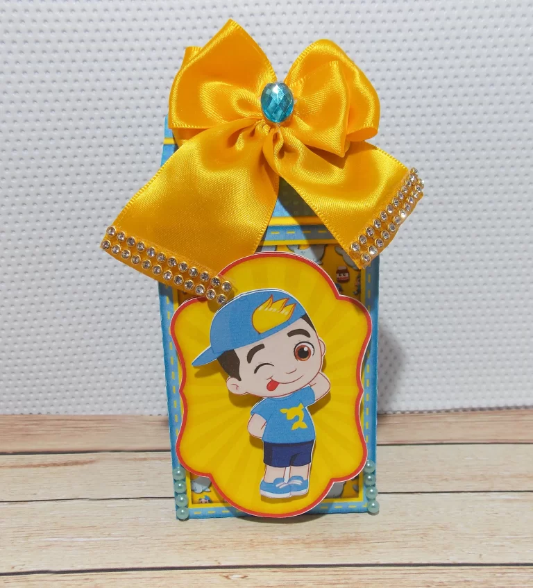 Itens personalizados para decoração de festa Luccas Neto em arquivo digital Studio e PDF.
