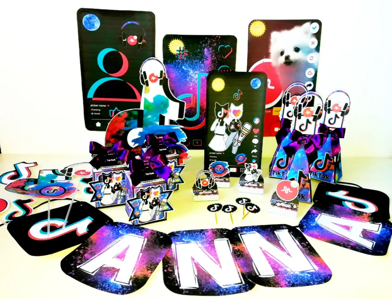 Centro de Mesa Tik Tok Studio e Pdf