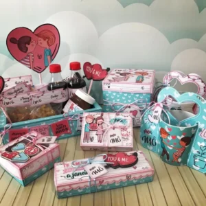 Moldes digitais de decoração para o Dia dos Namorados nos formatos Studio, PNG e PDF para impressão de alta resolução e personalizados de festas apaixonantes.