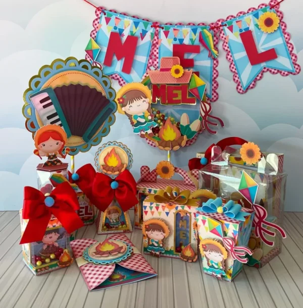 Moldes digitais de decoração para festa junina infantil feminina nos formatos Studio, PNG e PDF para impressão de alta resolução e personalizados de festas juninas.