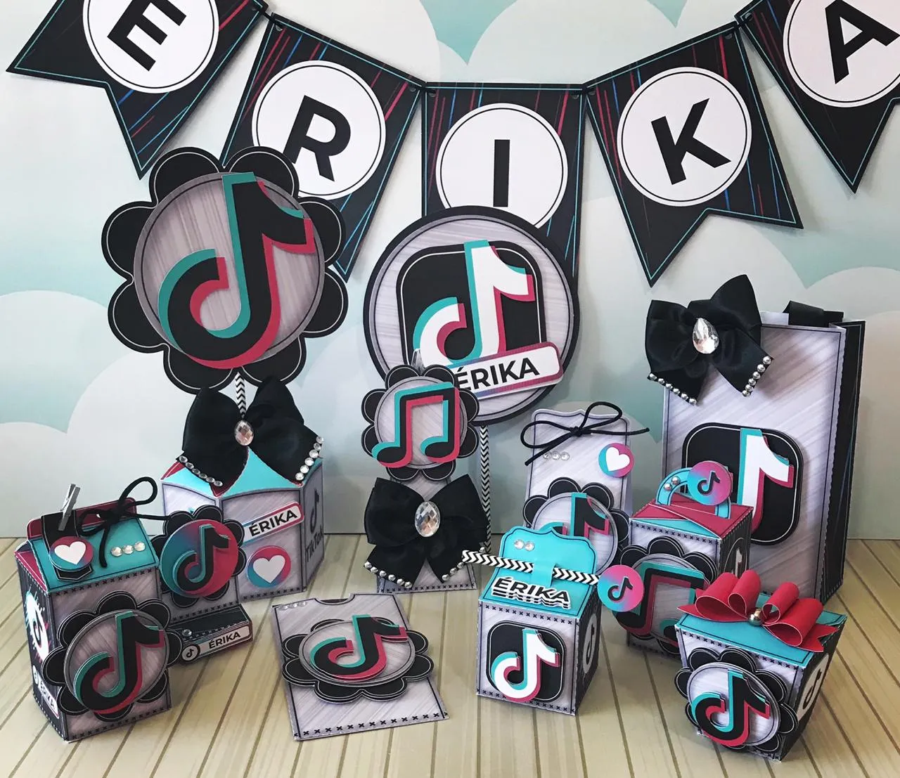 Decoração Festa Tik Tok Studio e Pdf