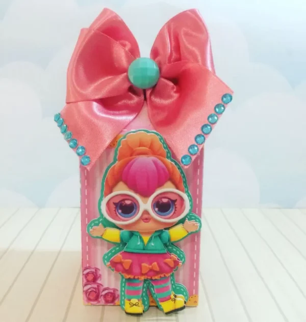 Topper de bolo tema Lol Surprise em arquivo digital pronto para imprimir e cortar.