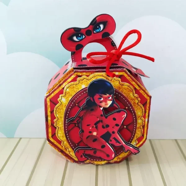 Elementos de decoração Ladybug luxo em formatos digitais para festa de aniversário premium.