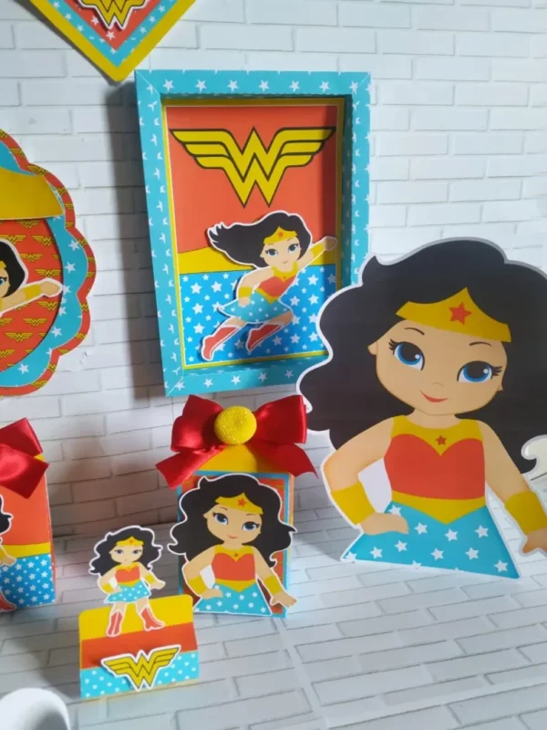 Kit de arquivos digitais para personalizados de aniversário tema Mulher Maravilha.
