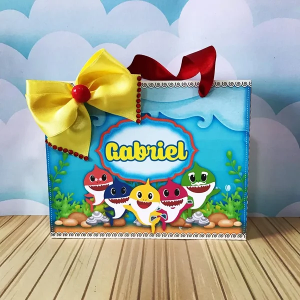 Arquivo de corte para decoração de festa de aniversário no tema Baby Shark em Studio, PNG e PDF.