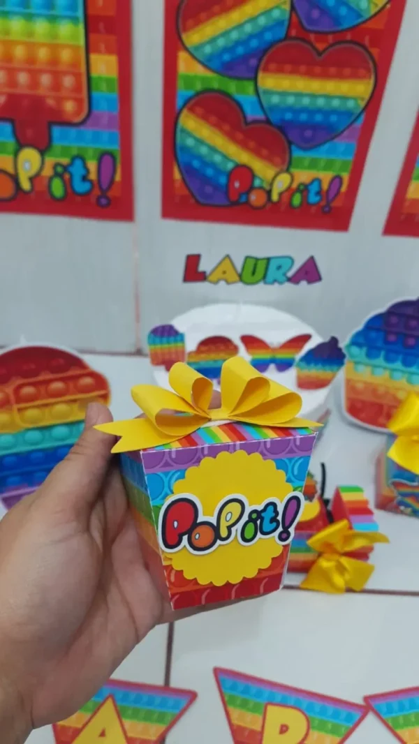 Personalizados de aniversário simples tema Pop It em arquivo digital Silhouette Studio.