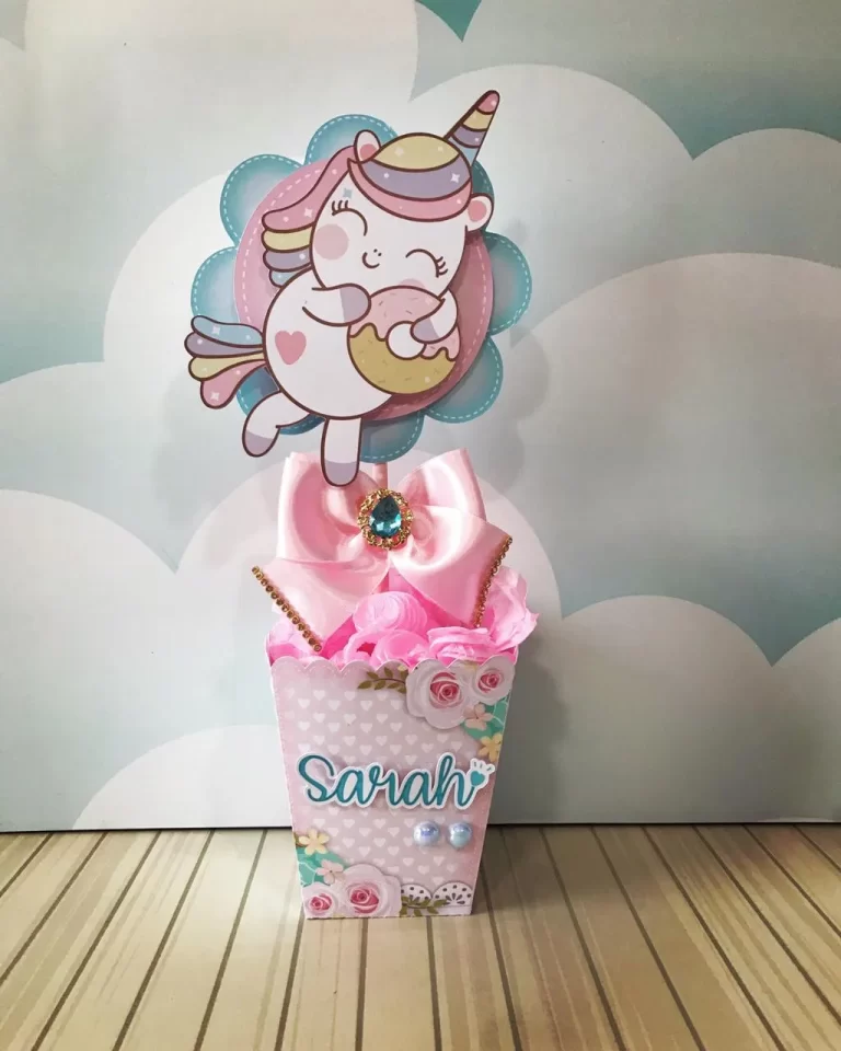 Moldes digitais de decoração para festa de unicórnio nos formatos Studio, PNG e PDF para impressão de alta resolução e personalizados de festas infantis.