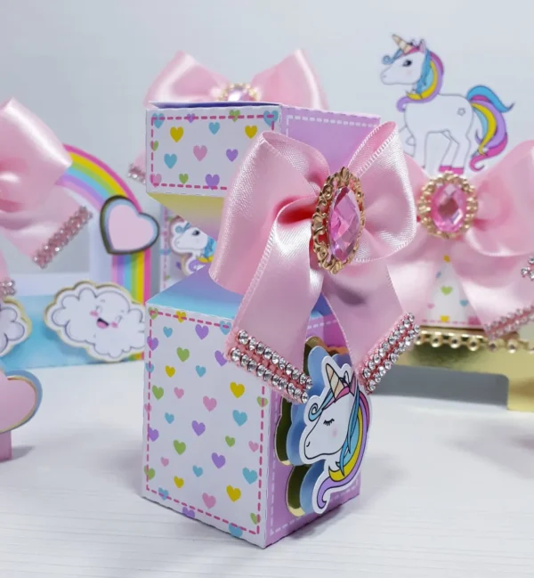Arquivo para topo de bolo e itens de papelaria tema decoração do unicórnio infantil nos formatos Studio e PDF, pronto para imprimir e recortar.